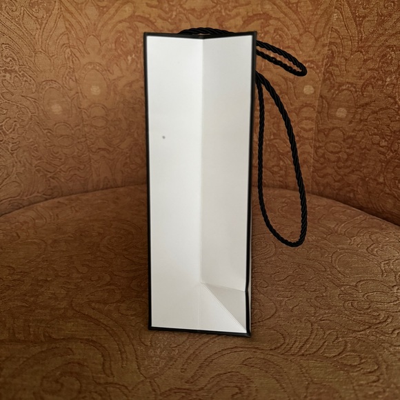 Chanel White Shopping Bag with Camellia - Picture 2 of 8